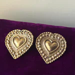 Antique Small Heart Earrings Gold