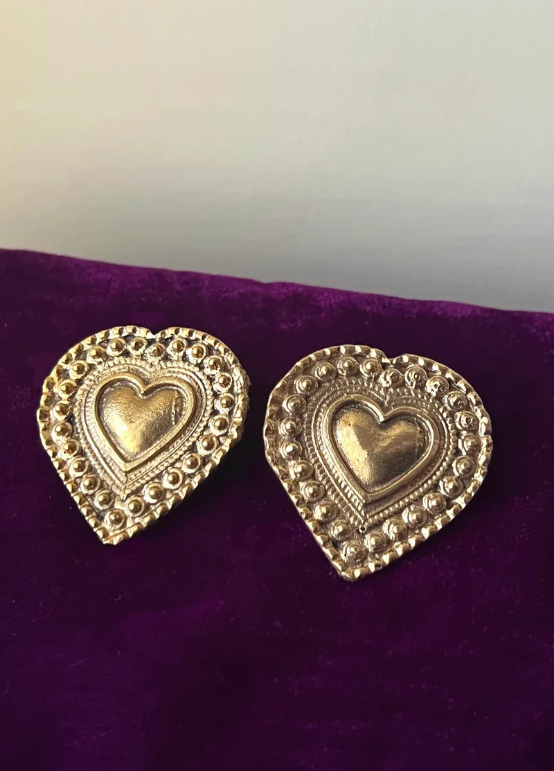 Antique Small Heart Earrings Gold