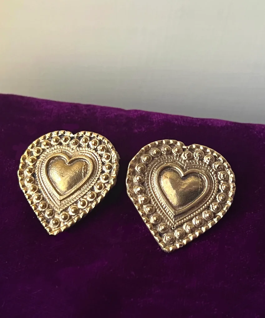 Antique Small Heart Earrings Gold