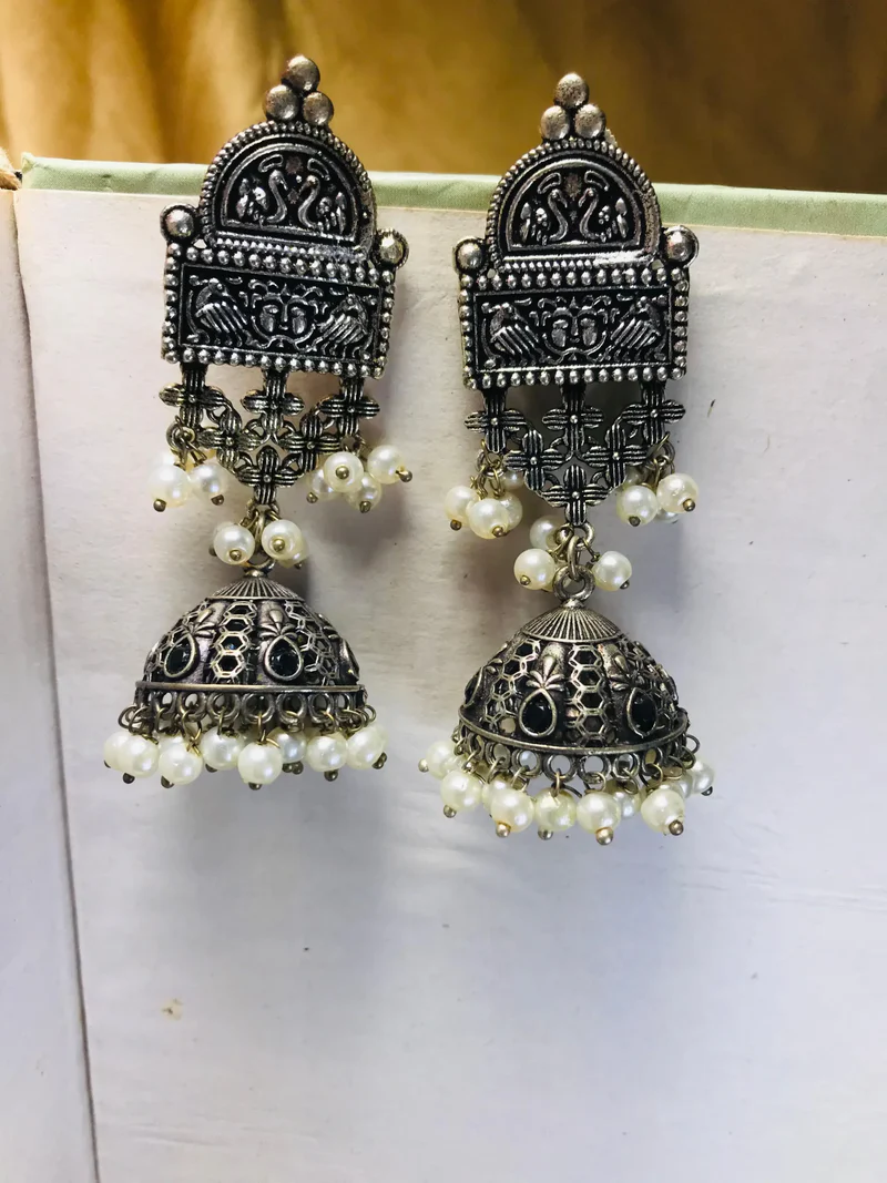 Silver Earrings - Swan Love Beauty