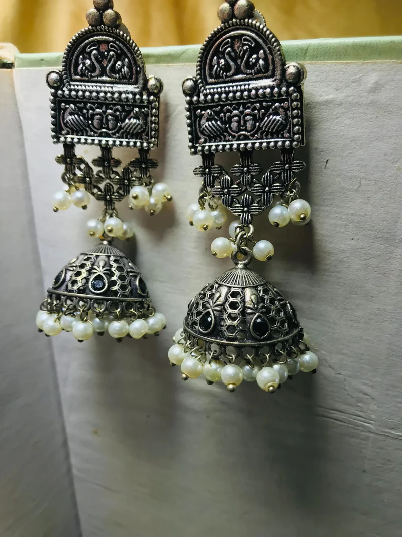 Silver Earrings - Swan Love Beauty