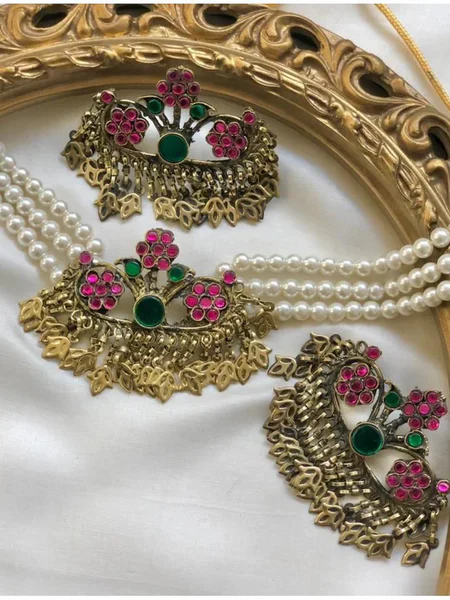 Gold Antique Necklace Set