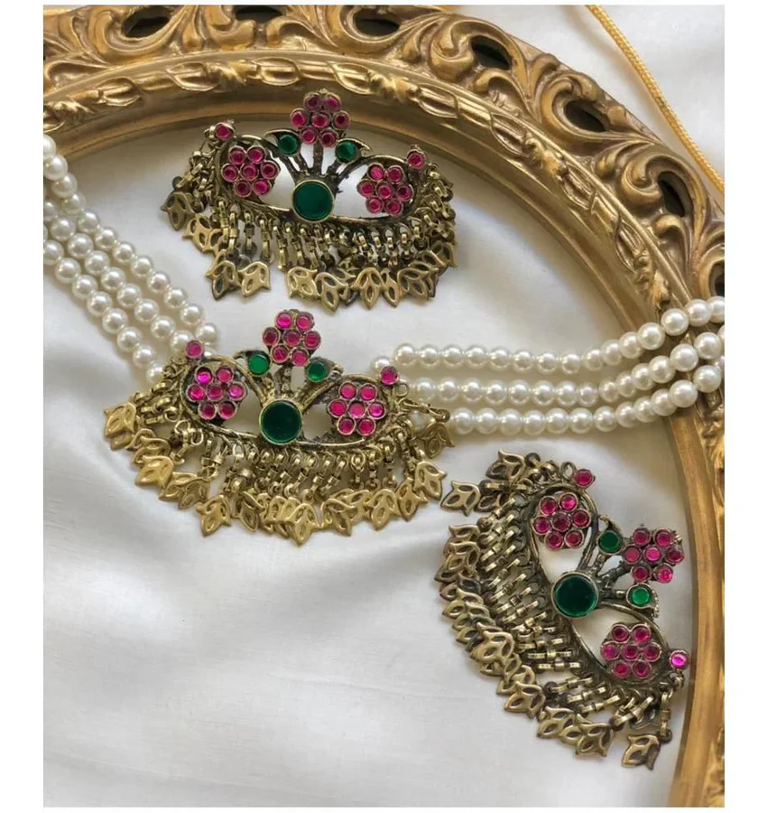 Gold Antique Necklace Set