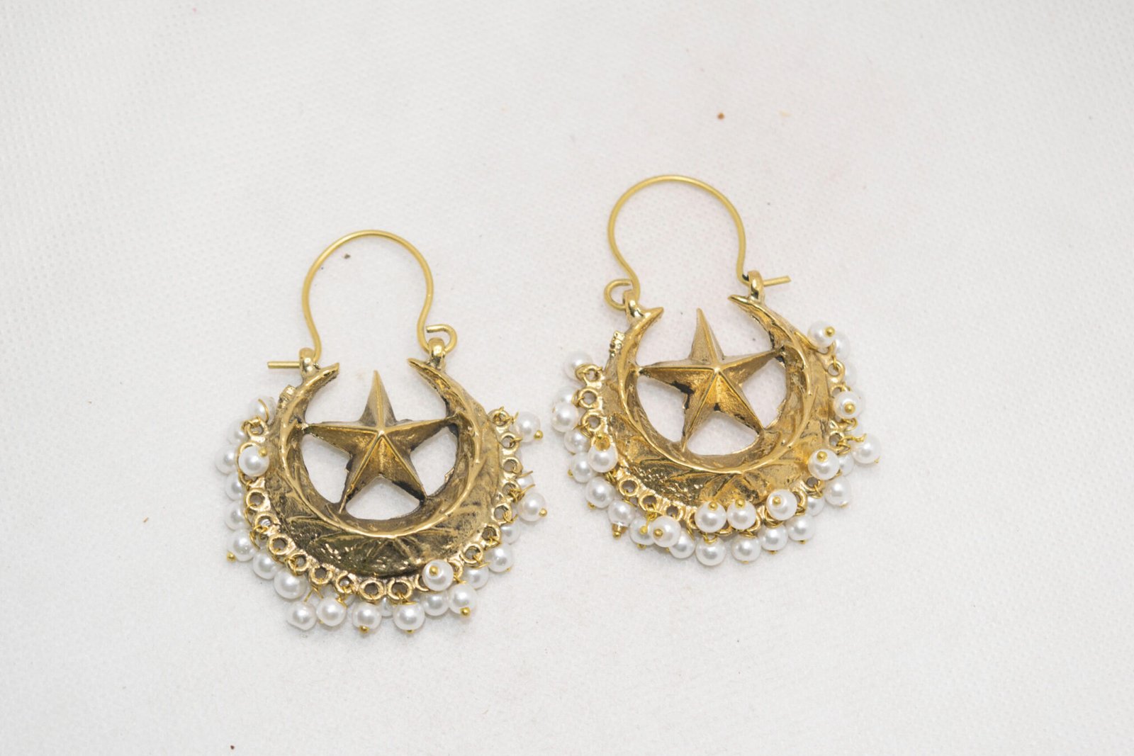 How to Choose Earrings For Face Shape 3 Gold Chand Bali