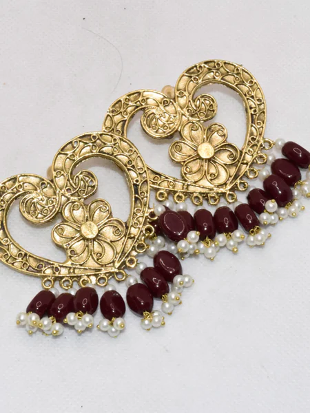 Gold crescent moon earrings -3