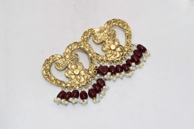 Gold crescent moon earrings -3