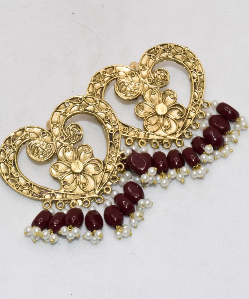 Gold crescent moon earrings -3