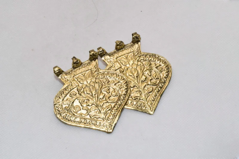 Pan Patta Gold Earrings Design