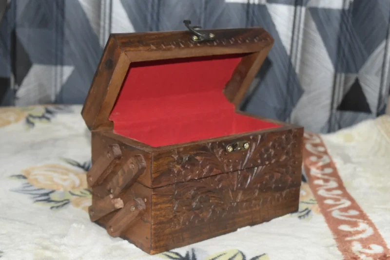 wooden jewelry box (1)