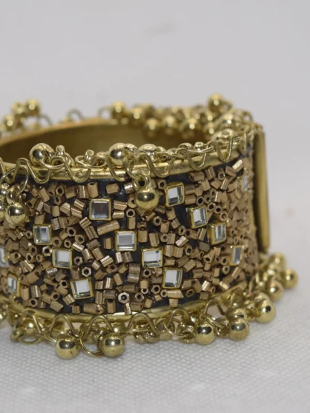 Big Kundan Bracelets (1)