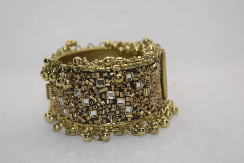 Big Kundan Bracelets (1)