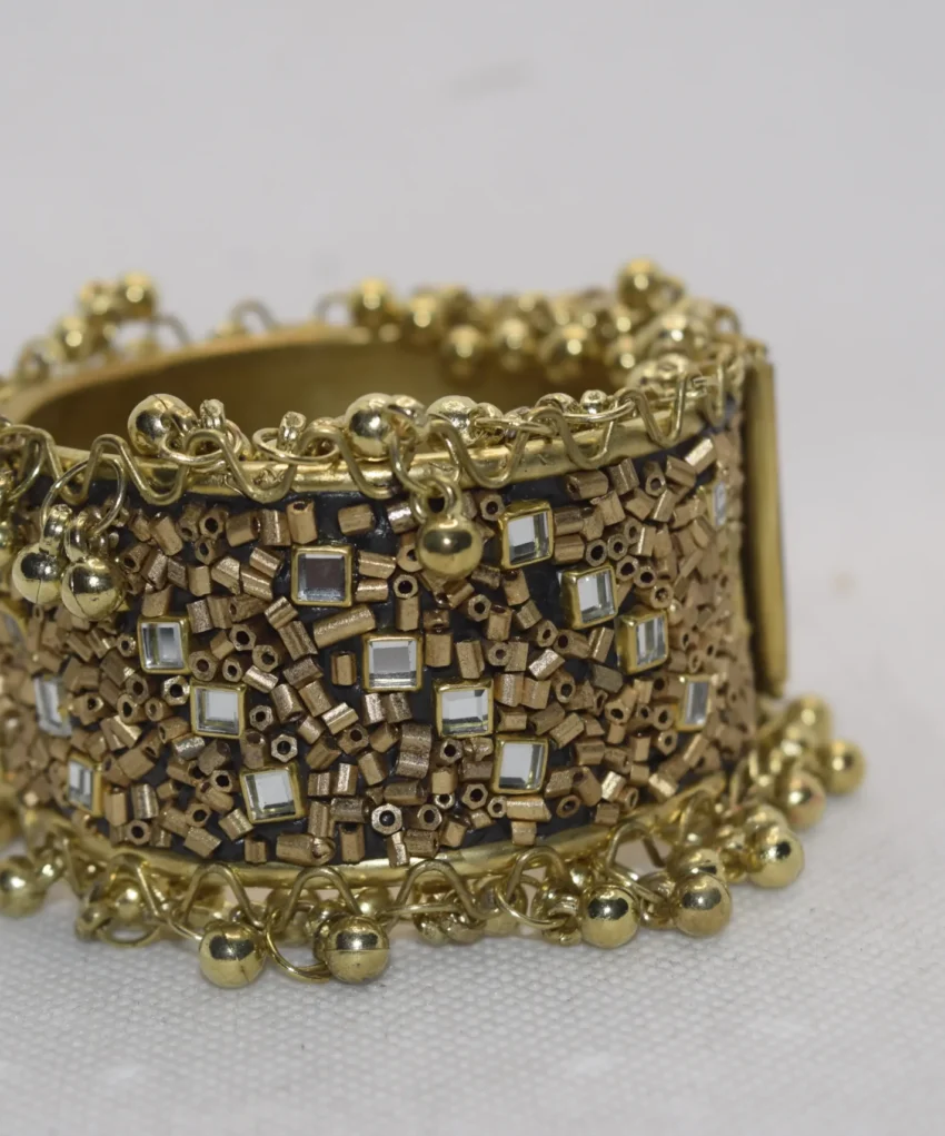 Big Kundan Bracelets (1)