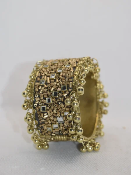 Big Kundan Bracelets (1)