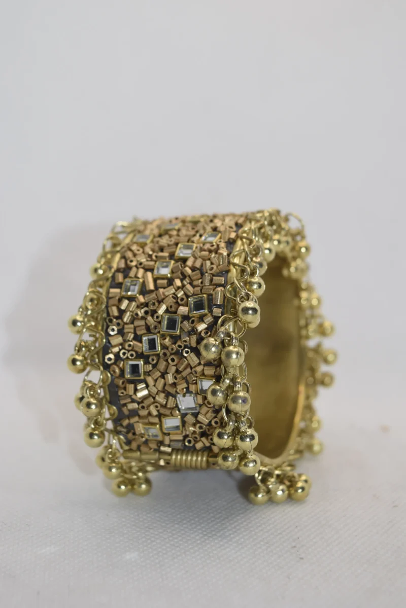 Big Kundan Bracelets (1)