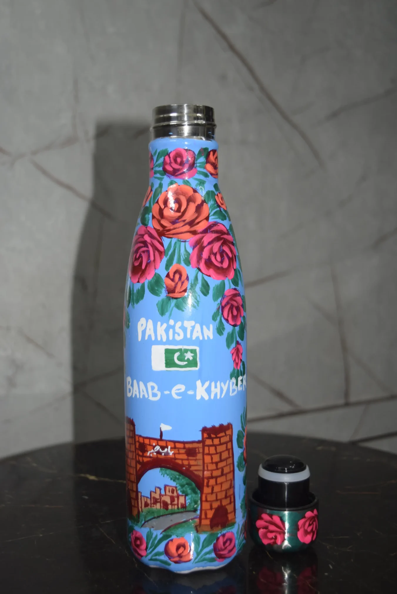 Hand Painted Water Bottles : Nigar Craft Celebrate Pakistan Monuments 4 Hand Painted Water Bottles (1)