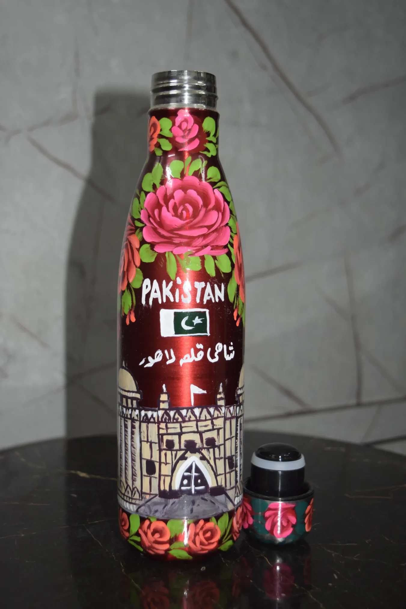 Hand Painted Water Bottles : Nigar Craft Celebrate Pakistan Monuments 7 Hand Painted Water Bottles (1)