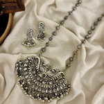 Intricated Latest Mala Set Design