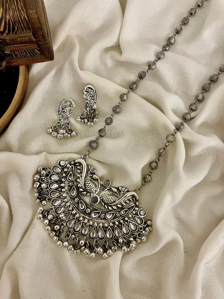 Intricated Latest Mala Set Design