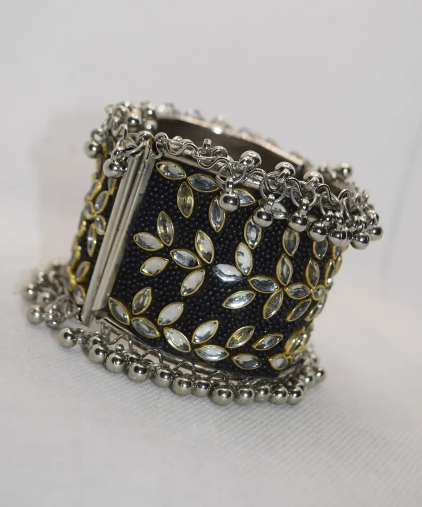 Kundan Broad Bracelet (1)