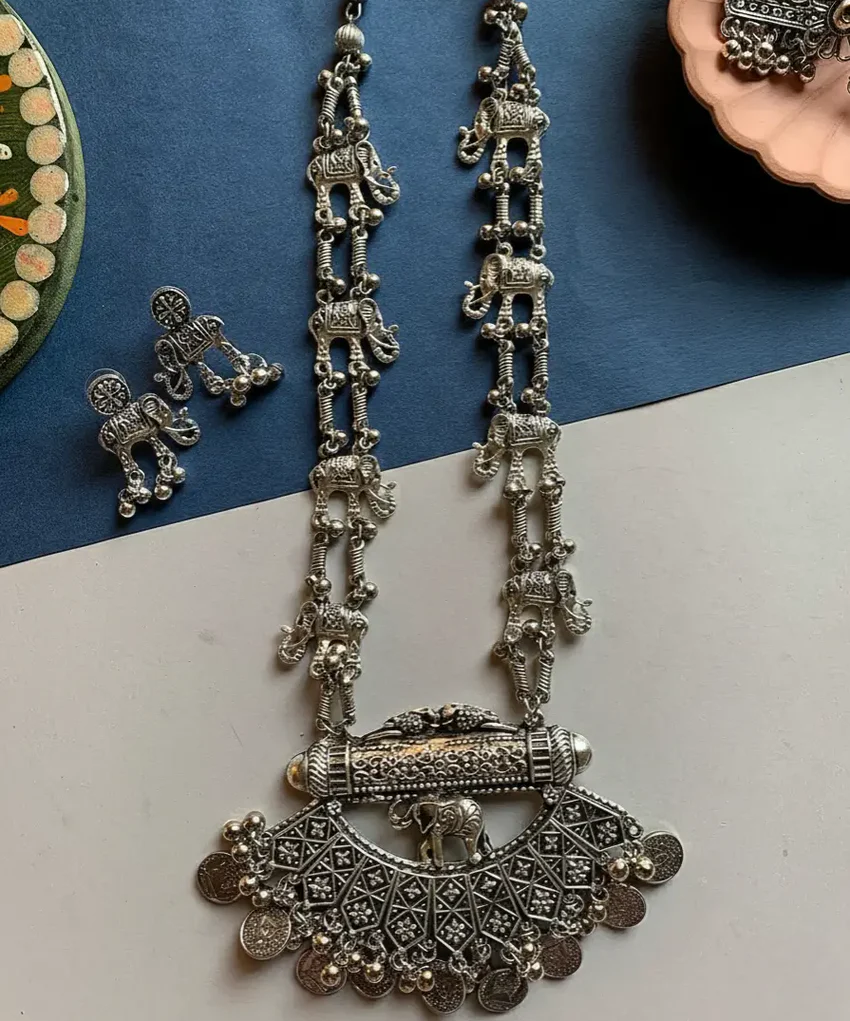 Ravishing Long Mala Pendant Set