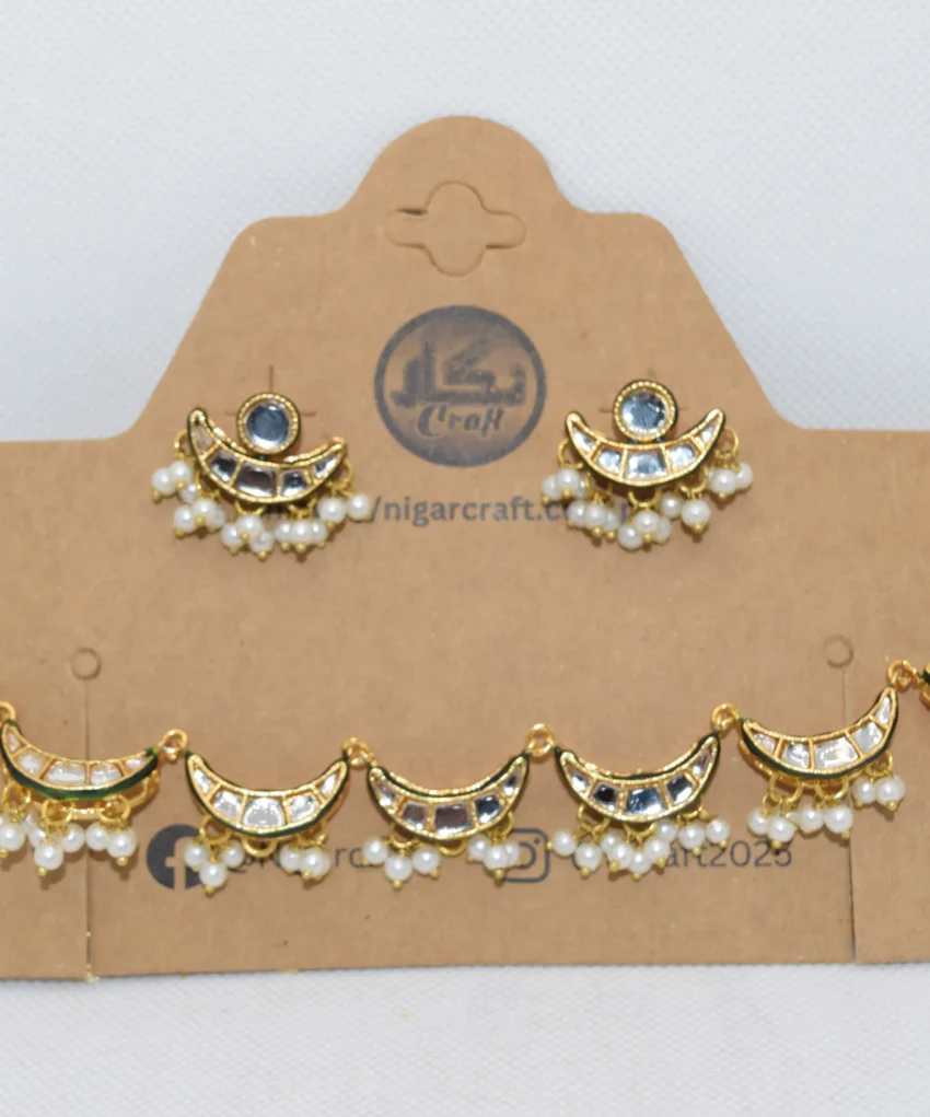 Simple Kundan Jewellery Set