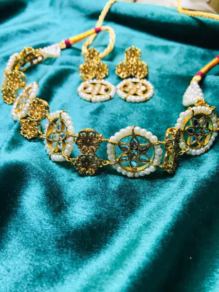 Delicate Pearl Kundan Choker Set