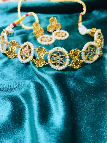 Delicate Pearl Kundan Choker Set