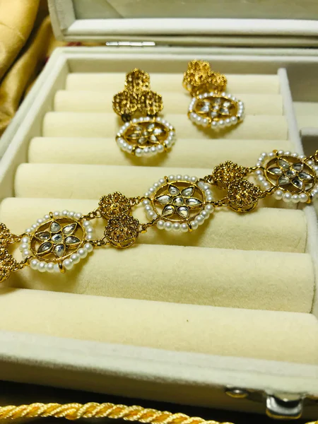Delicate Pearl Kundan Choker Set