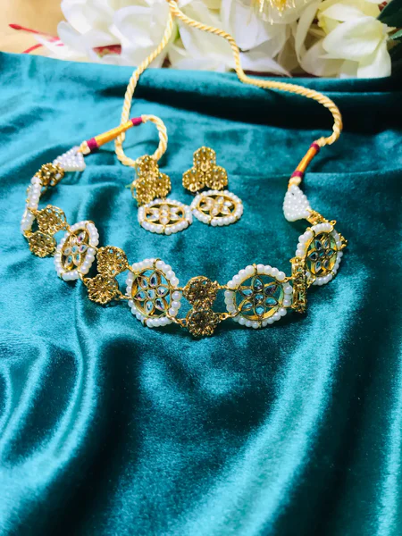 Delicate Pearl Kundan Choker Set