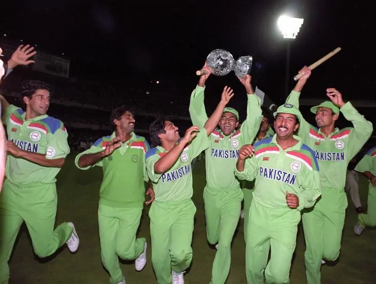 Pakistani Cricket Legends (4)
