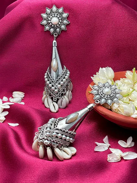 Appealing Tear Drop Silver Earrings (1)
