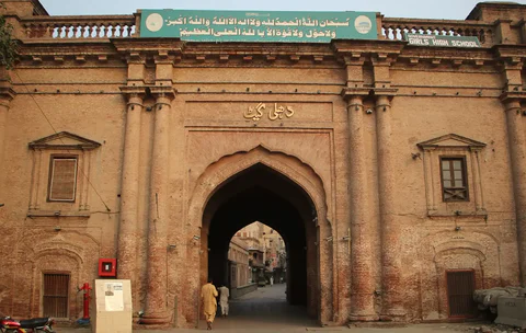 Delhi Gate Lahore – The Walled City of Lahore Ultimate Heritage (17)