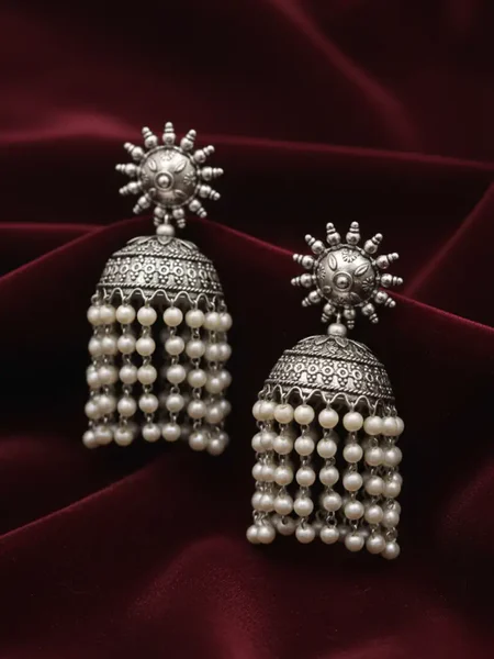 Enhance your jewelry collection with our stunning silver pearl drop earrings antique. Their vintage charm and refined design make them ideal for every occasion (2)