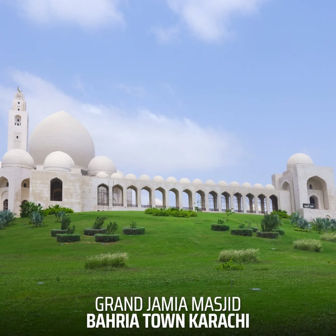 Grand Jamia Masjid, Bahria Town Karachi – an iconic symbol of legacy and grandeur.Pakistan’s la (1) (1)