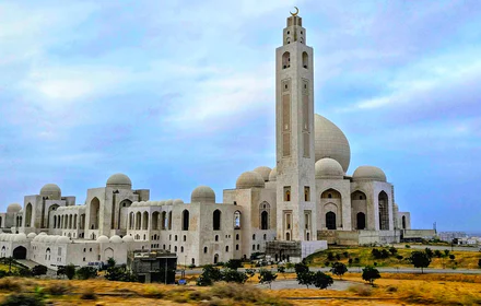 Grand Jamia Mosque Karachi: Architecture, Capacity, History, and Visitor Experience