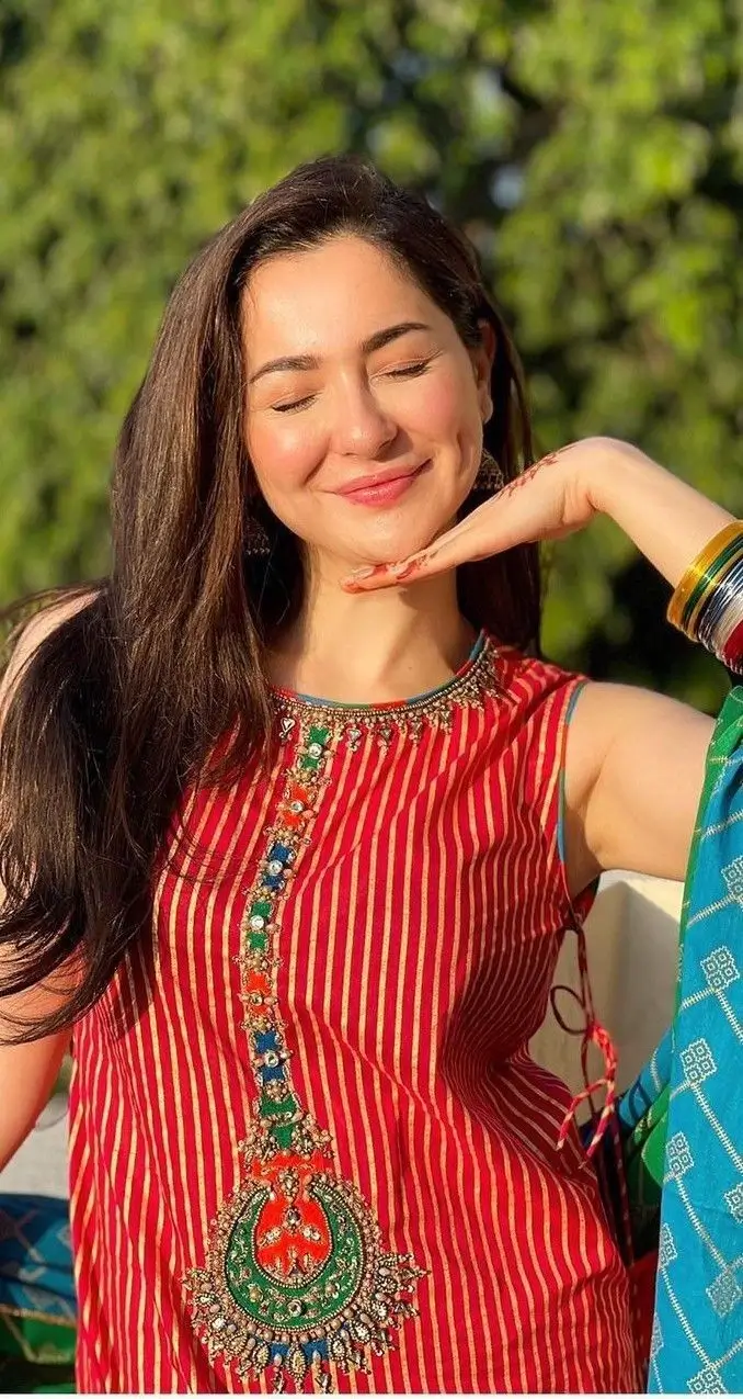 Hania Aamir