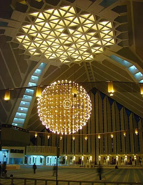 Shah Faisal Mosque Islamabad (1)