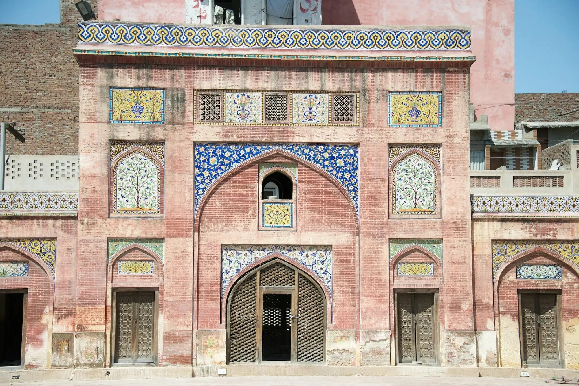 Masjid Wazir Khan Guide The Ultimate 2025 Authority Resource (1)