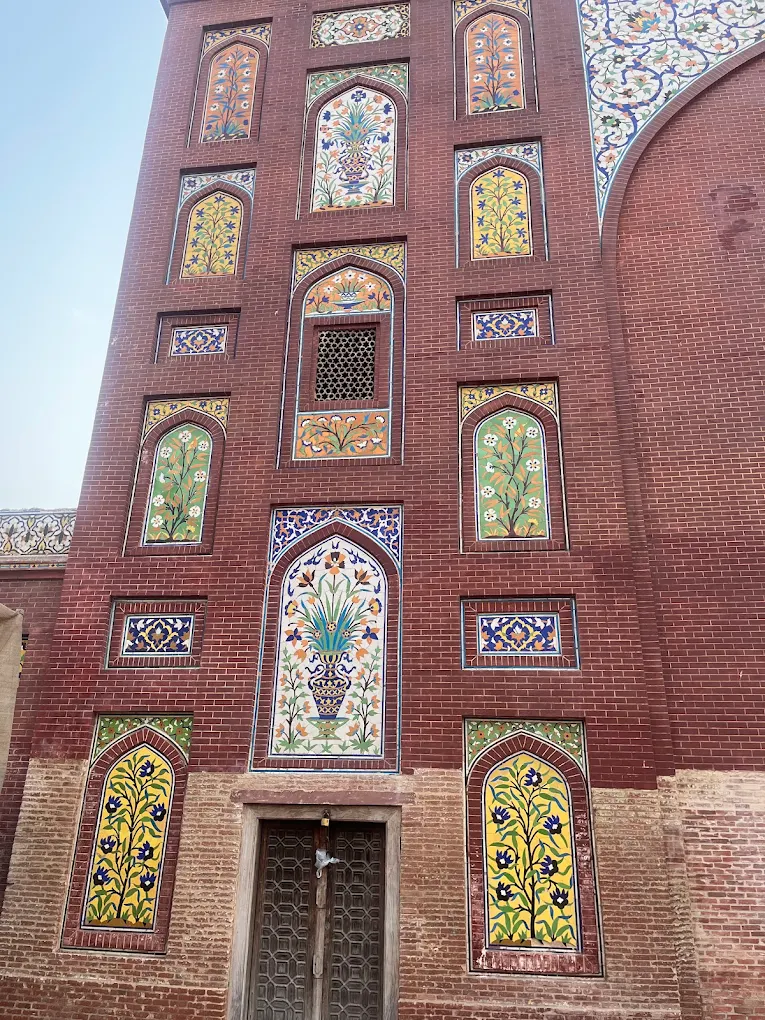 Masjid Wazir Khan Guide