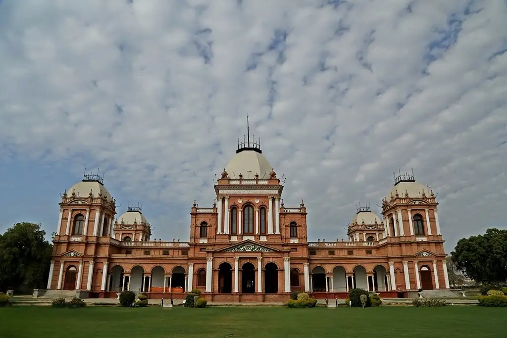 Noor Mahal Bahawalpur – History, Architecture & Tourism Guide (2) (1)