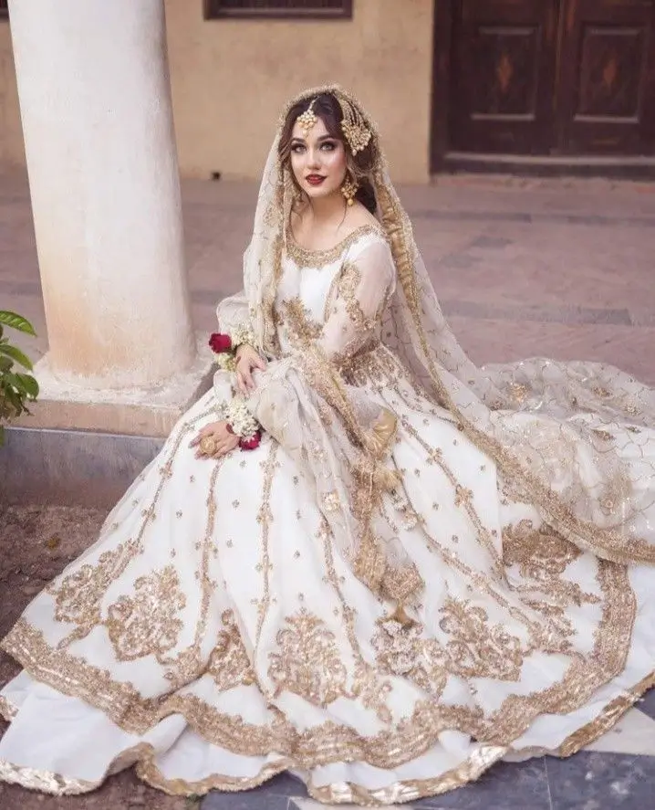 Pakistani Bridal Couture History, Designers, & Luxury Trends 2025 (12)