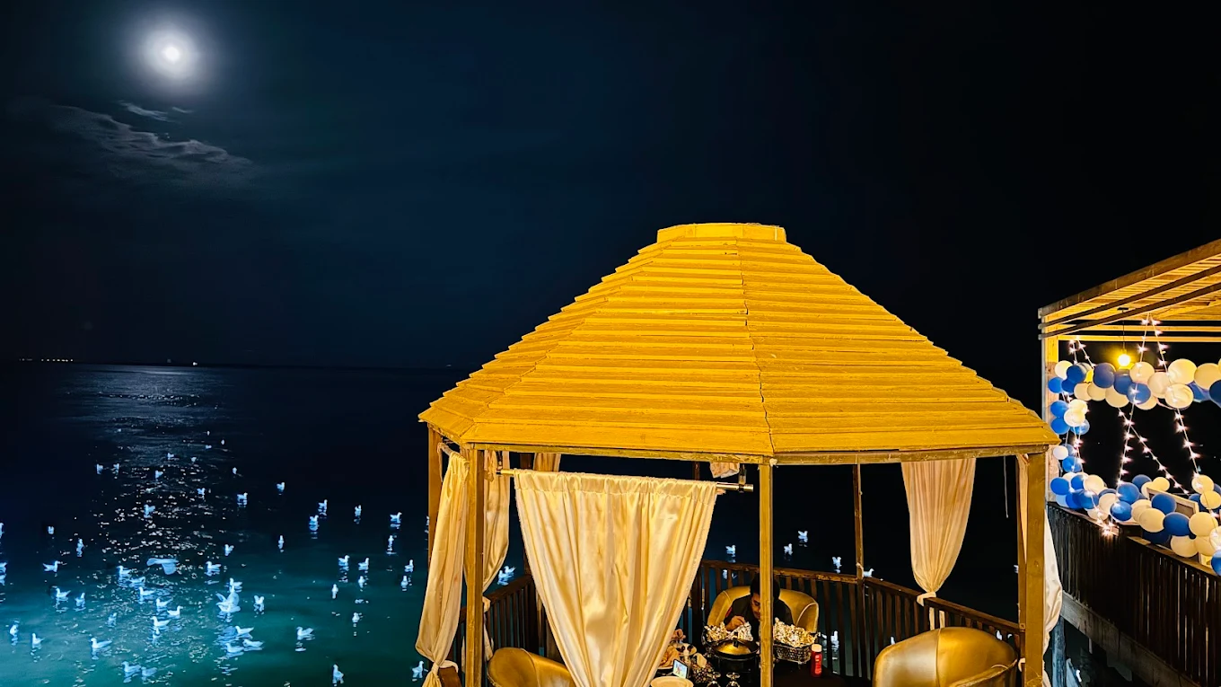 Outdoor Restaurants in Karachi Dining with a View- 4