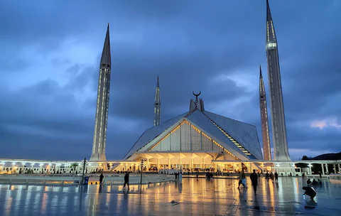 Shah Faisal Mosque Islamabad (1)