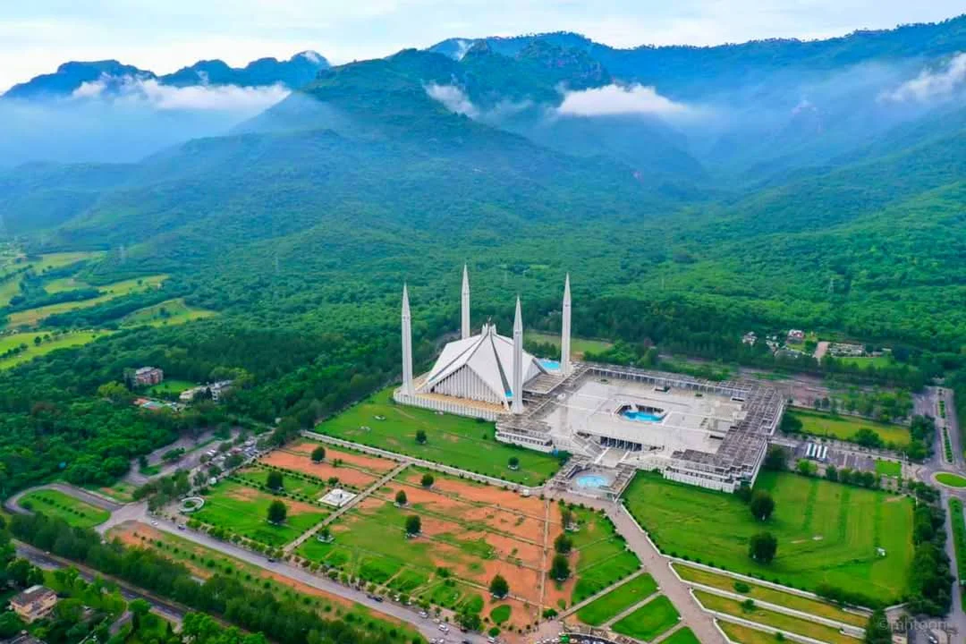 Shah Faisal Mosque Islamabad (1)