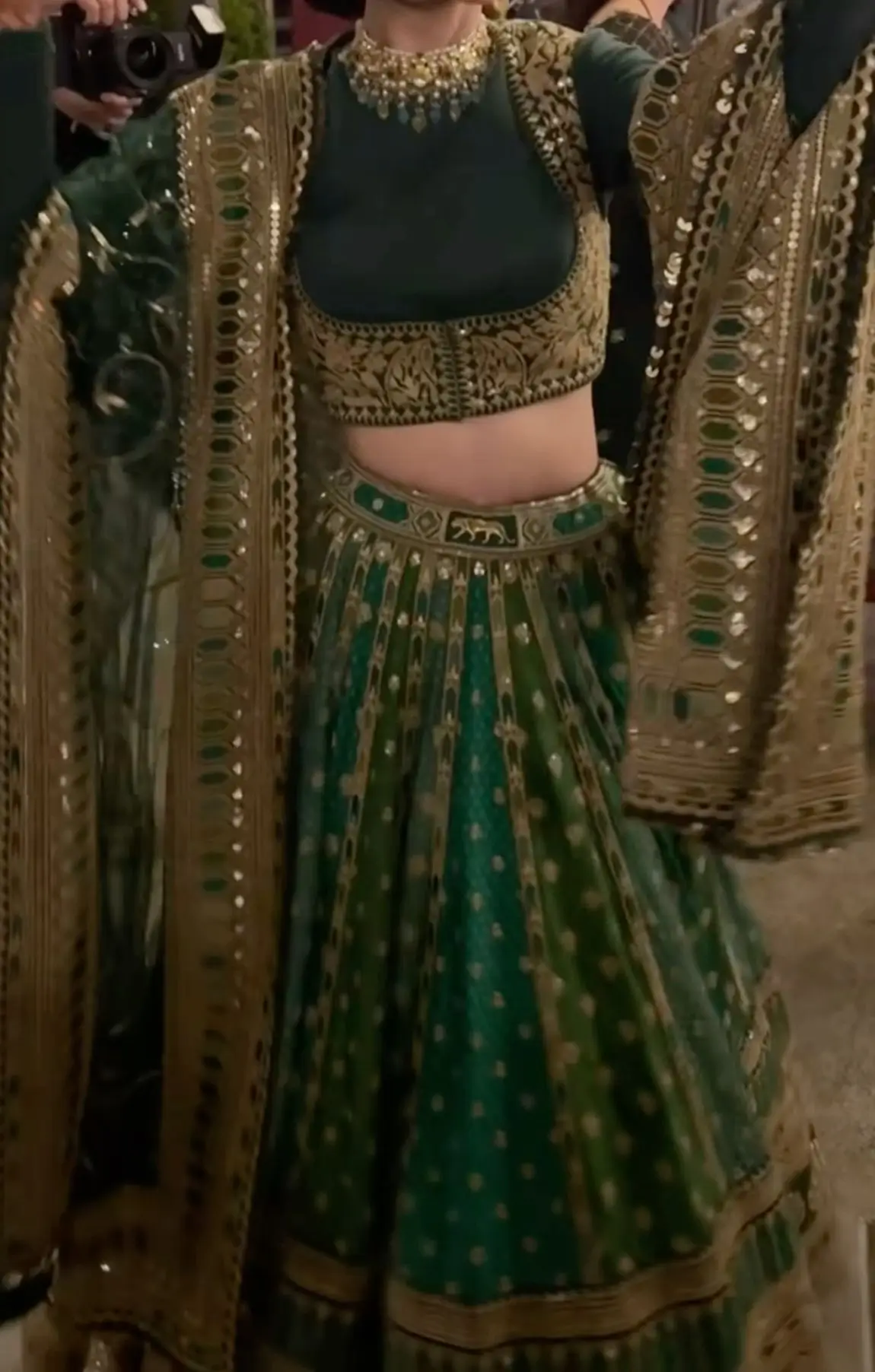 _What to wear in Bridal Mehndi Ceremony (4)