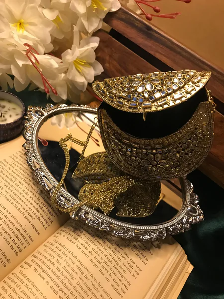 Adorable Handmade Kundan Clutch (1)