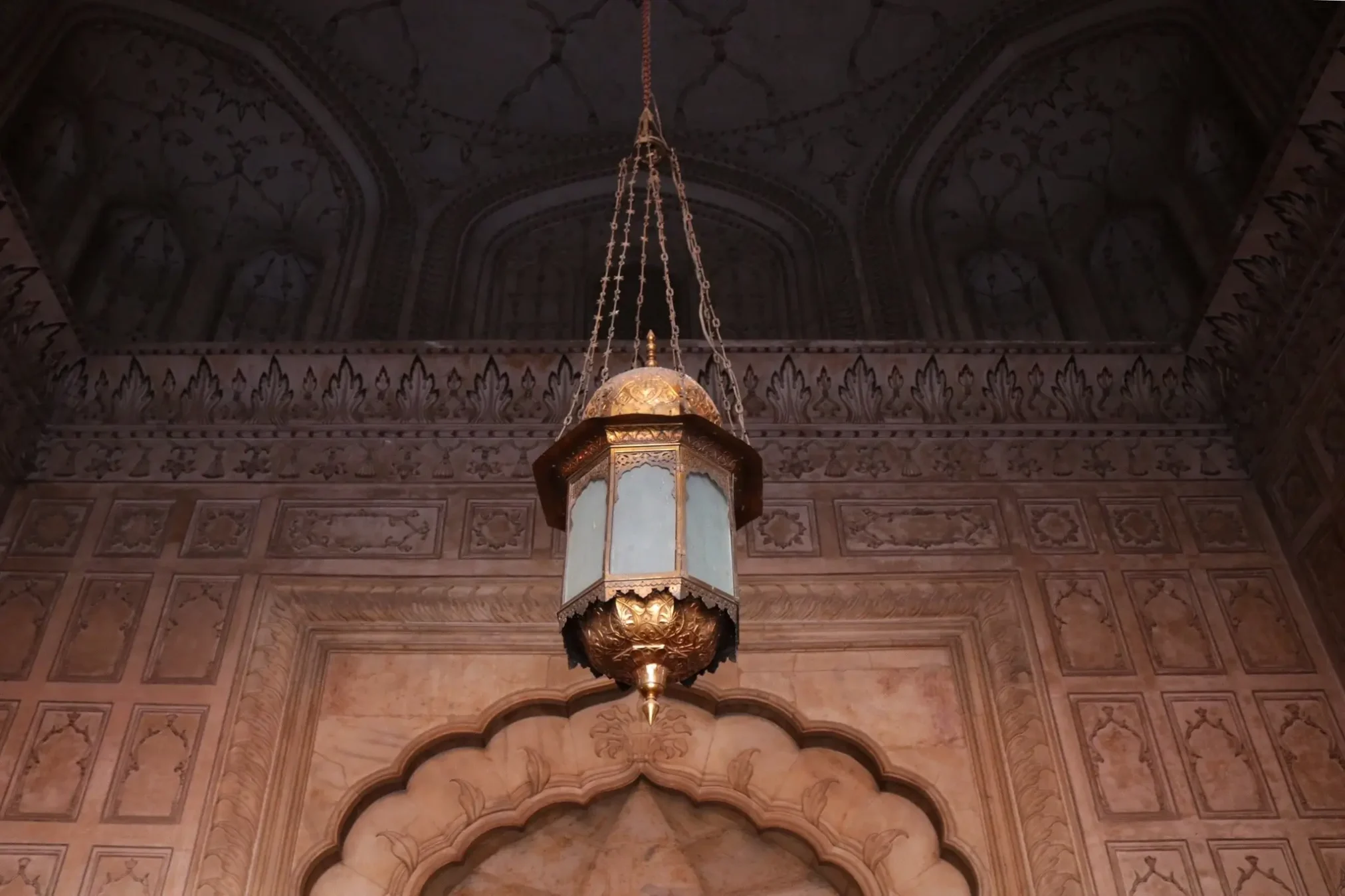 Badshahi Mosque Lahore History Architecture Capacity Visitor Guide 11
