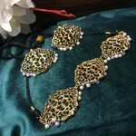Delicate Golden Choker Set (1)