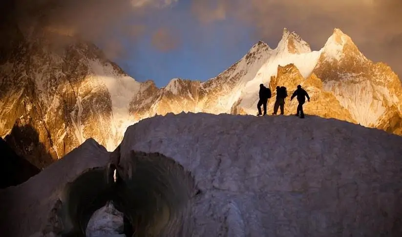 K2 Mountain, Savage Mountain Tests Human Limits