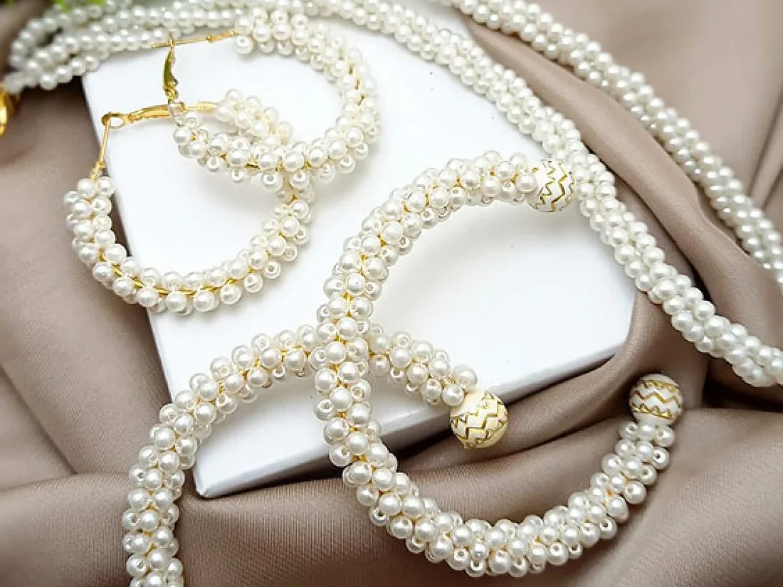 Office Wear Jewellery for Women Professional Style & Confidence (8)